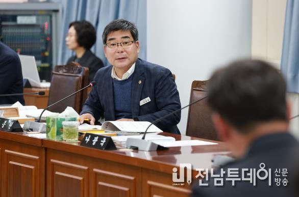 박종원 의원 도민안전실 소관 행정사무감사 발언사진