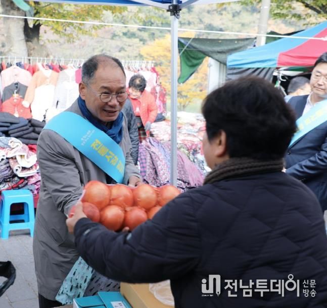 이규현 전남도의원, 전통시장 방문으로 지역경제 활성화 앞장