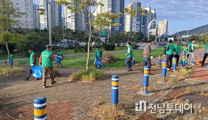 10일 남악 19리 일원에서 진행된 삼향읍 클린무안 활동