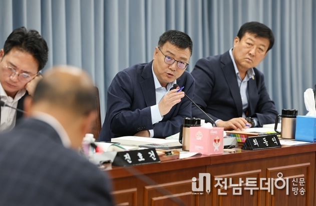 최동익 의원, 2025년 해양수산국 행정사무감사