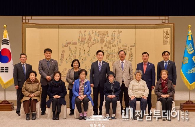 민주화 실천 가족 운동 협의회 초청 오찬 간담회(대통령실)