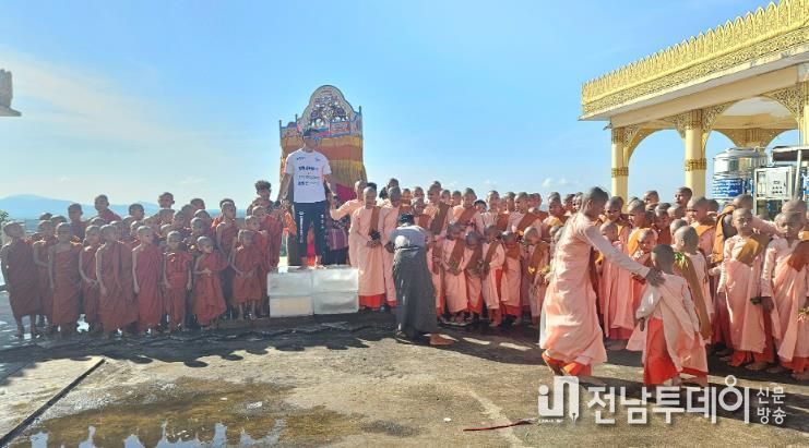 광양시 홍보대사 ‘맨발의 사나이’ 조승환, 미얀마서 세계신기록 달성 - 홍보소통실(조승환 홍보대사)