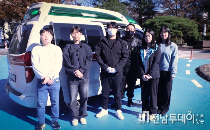 (오른쪽부터)대표 이보람(전남대 법학전문대학원 2학년), 이현지(전남대 미디어학과 4학년), 조정호(응급구조사), 김우현(응급구조사), 지부장 이동규(전남대 사회학과 3학년)와 김민준(전남대 컴퓨터공학과 2학년).