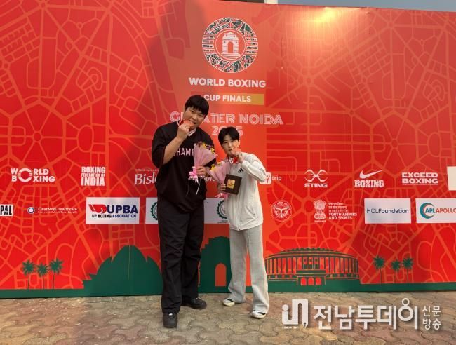 화순군청 복싱부(왼쪽부터 주태웅 선수, 박초롱 선수)