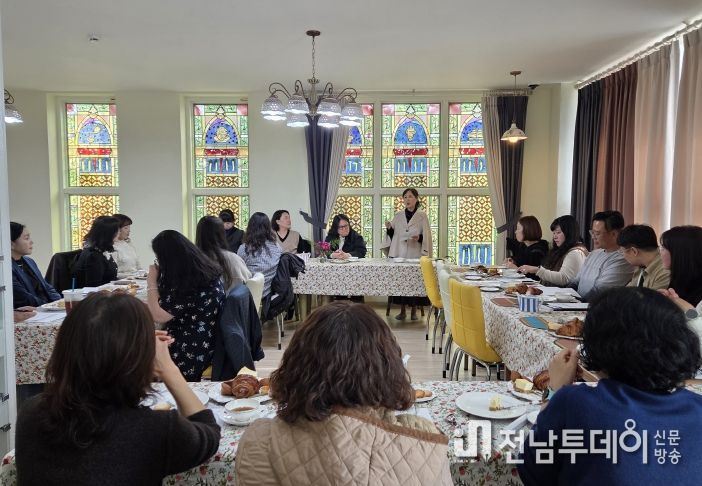 21일 목포에서 ‘방과후전담실무사 역량 강화 연수’가 진행되고 있다.