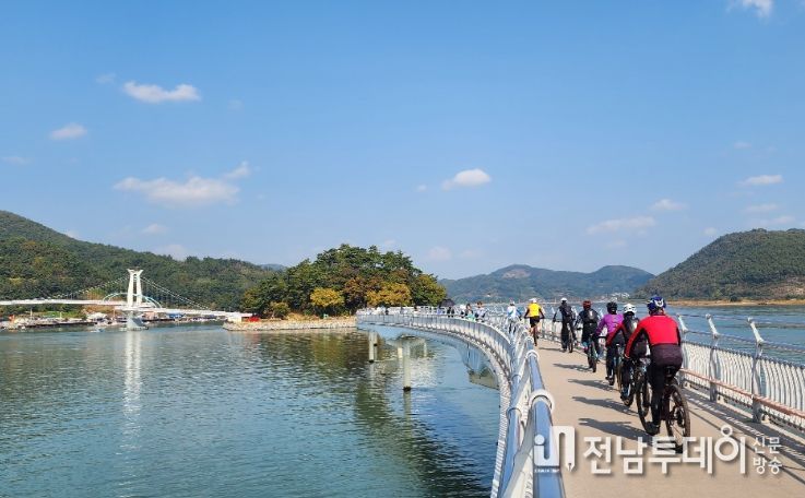 ‘섬진강자전거길-광양로드’