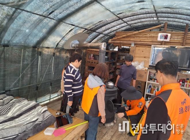강진소방서, 화목보일러 분진 제거…겨울철 화재예방대책 지속 추진