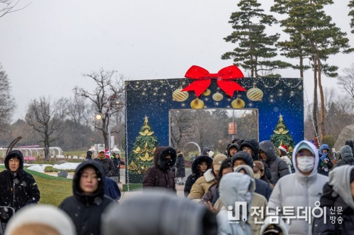 순천만국가정원, 크리스마스 ‘산타가든 위크’ 대흥행