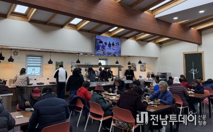 주암댐노인복지관 어르신 대상 ‘농가밥상 여미락’ 식사 나눔