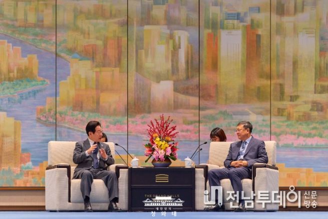 천지닝 상하이 당서기 환담(청와대)