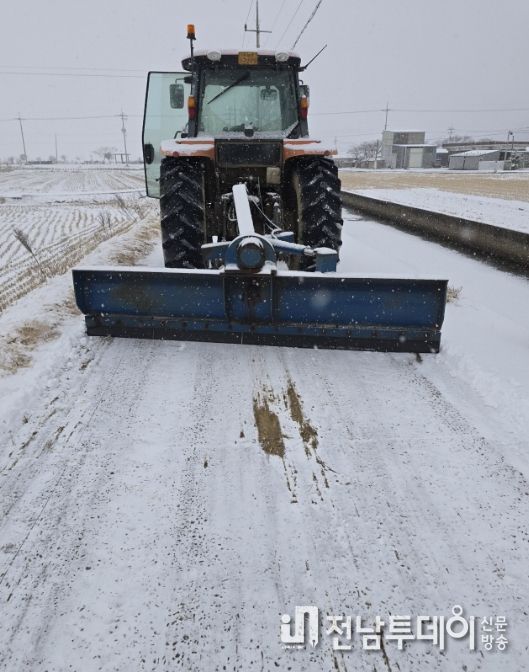 제설작업 트랙터 사고대비 보상대책 마련