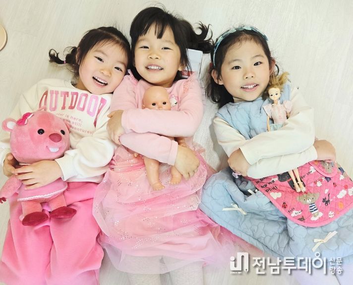 여수시가 영아반 보육 아동 대상 교육의 질을 높이고 부모들의 양육 부담을 덜기 위한 세 가지 주요 보육 정책을 새롭게 추진한다.