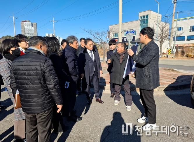 지난 22일, 2026여수세계섬박람회 주요 진입로와 주행사장 인근 구간에 대한 전반적인 현장점검을 실시했다.