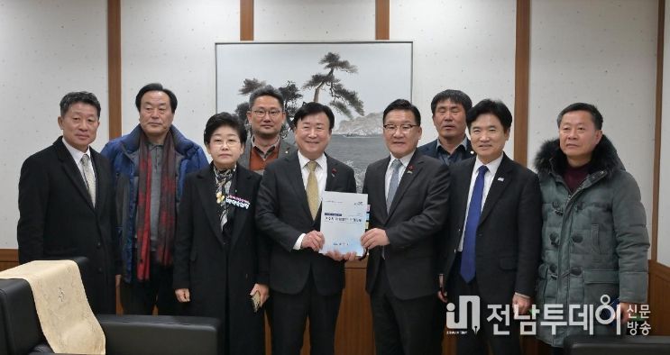 여수시, 행정통합 공청회서 “여수시 미래발전 건의과제” 전남도지사에 전달