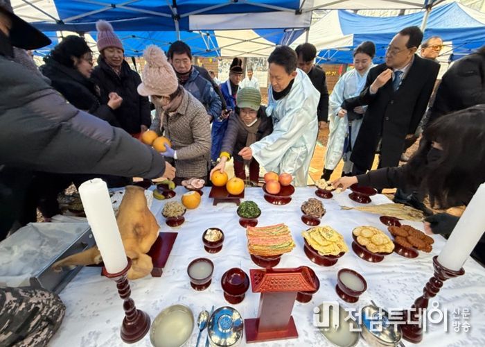 작년 문산당산제 음식 나눔 모습