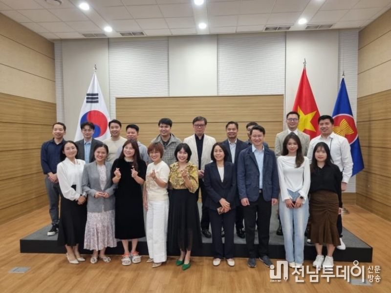 BAViK, 재외 베트남인 국가위원회 대표단과의 만남 행사 참석