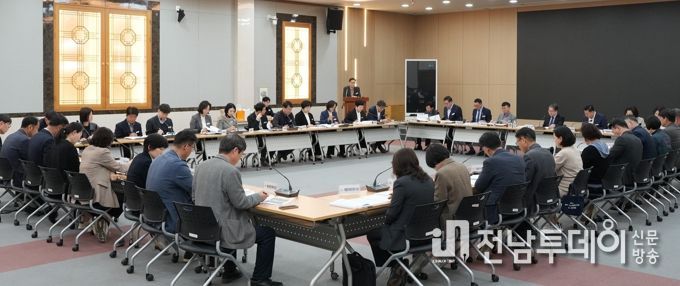 나주시가 지난 30일 대회의실에서 ‘2026년 주민과의 대화 건의사항 추진상황 보고회’를 개최했다.