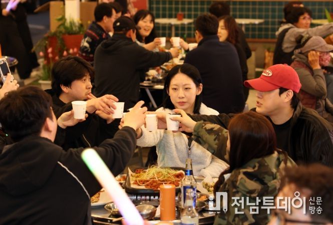 강진 불금불파 개장 퍼포먼스